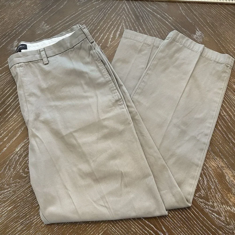 Banana Republic 38x32 KHAKI Mens Straight Fit Pants‎ Flat Front EXCELLENT